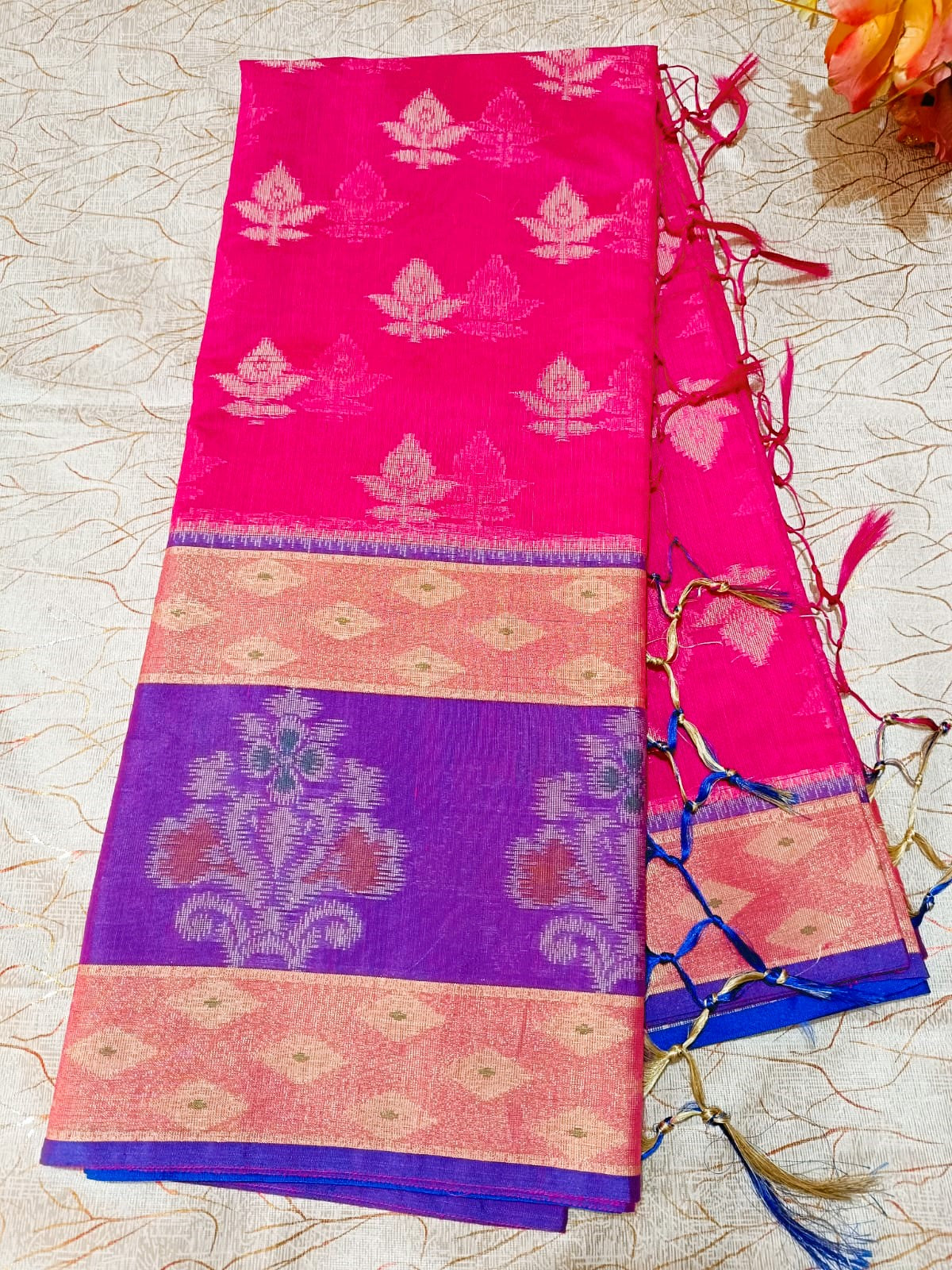 Pink Woven Blended Cotton Saree