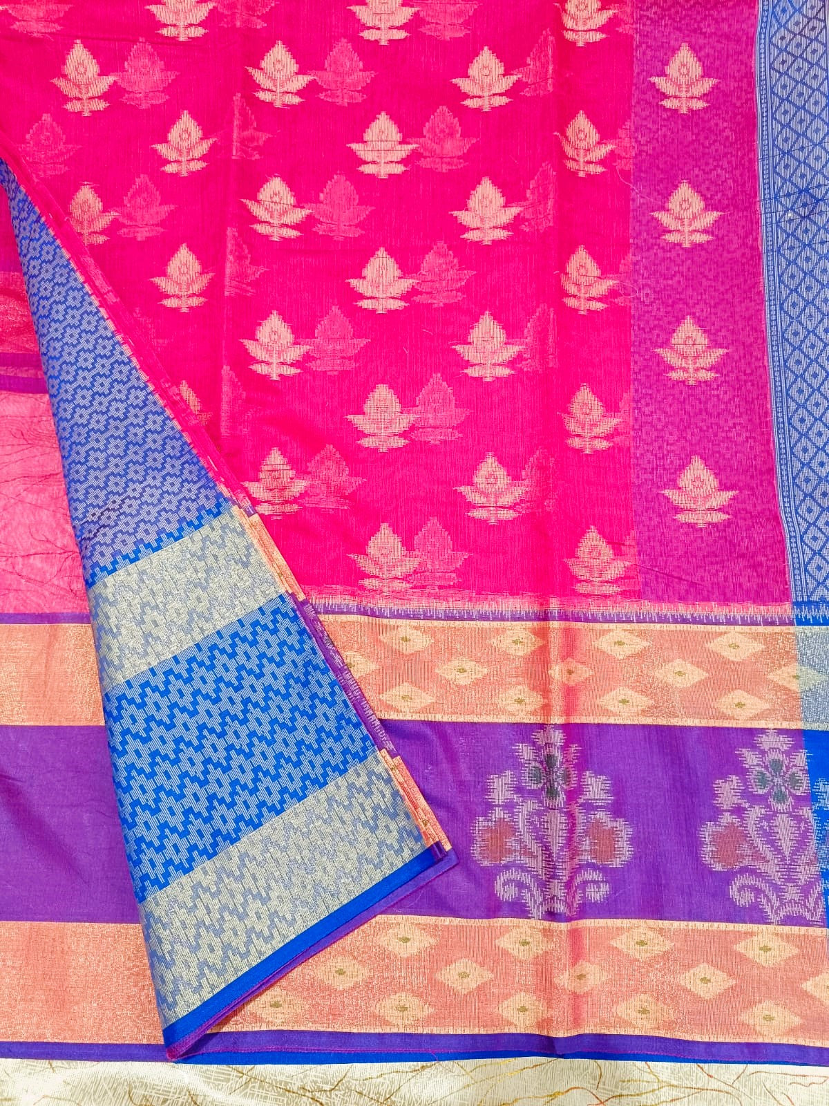 Pink Woven Blended Cotton Saree